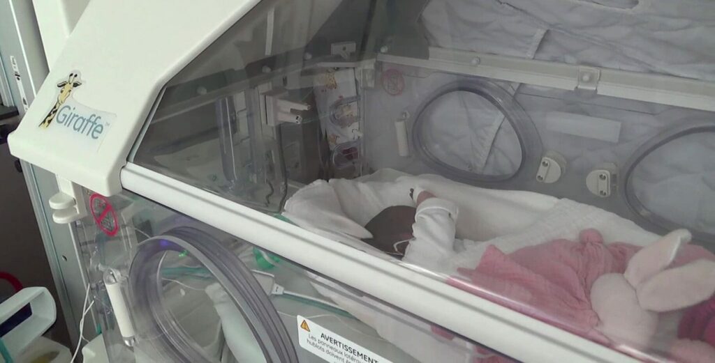 L'accouchement prématuré 2 service neonatalogie 2026vf4 frame at 2m8s 1 edited